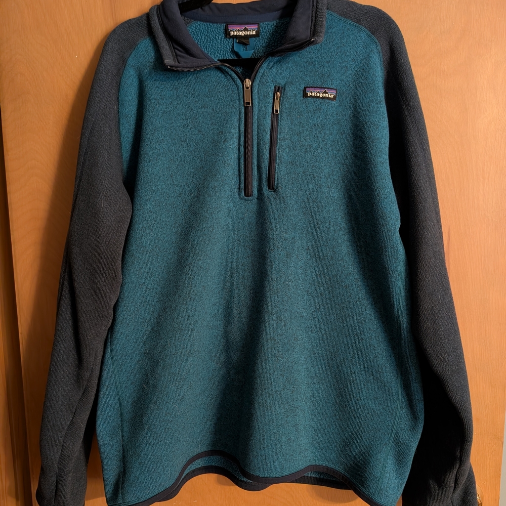 Patagonia Men's Zip-Up Sweater in Teal and Black